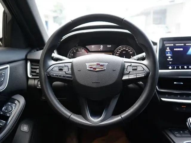 Cadillac CT5 — Фото автомобиля 7