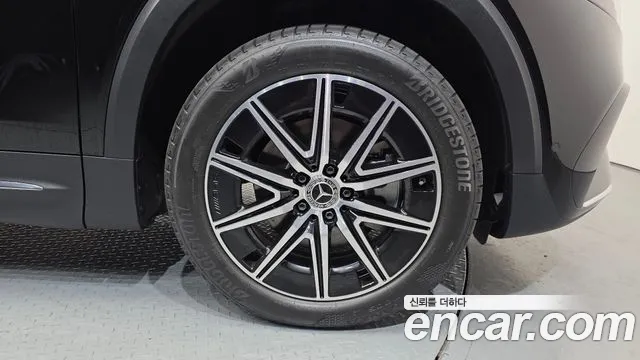 Mercedes-Benz EQB — Фото автомобиля 2