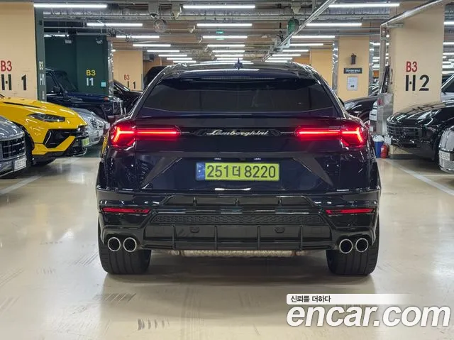 Lamborghini Urus — Фото автомобиля 4