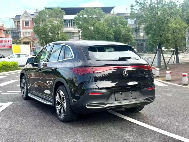 Mercedes-Benz EQE SUV — Фото автомобиля 4