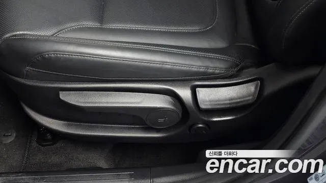 Hyundai Tucson Tucson (NX4) Дизель 2.0 2WD — Фото автомобиля 30