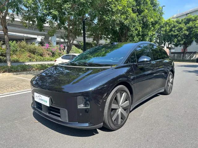 Фотография автомобиля — Li Auto i6