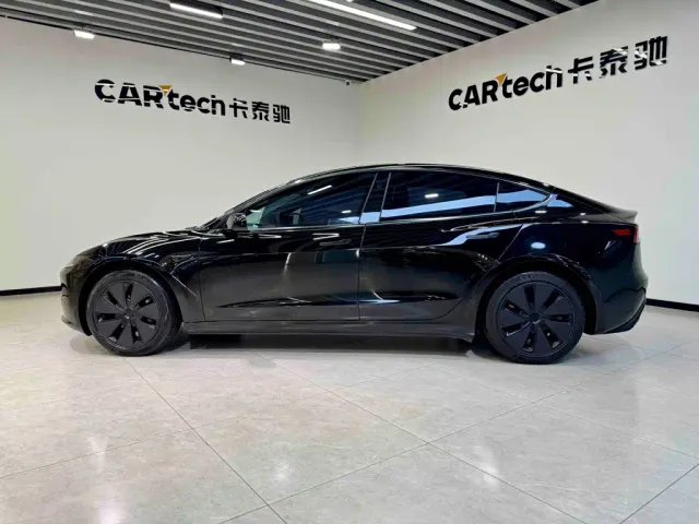 Tesla Model 3 — Фото автомобиля 7
