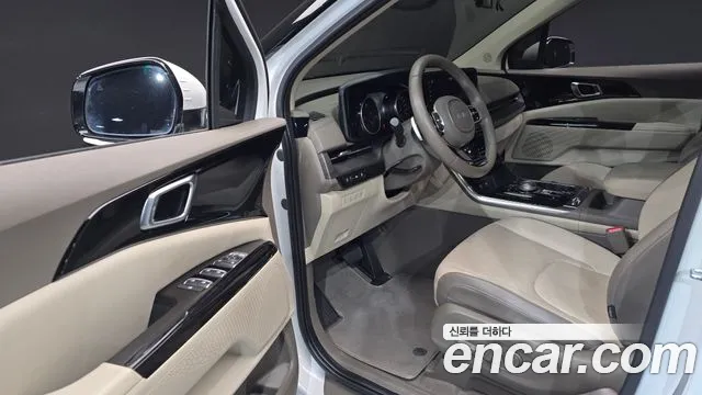 Kia Carnival Generation 4 — Фото автомобиля 10