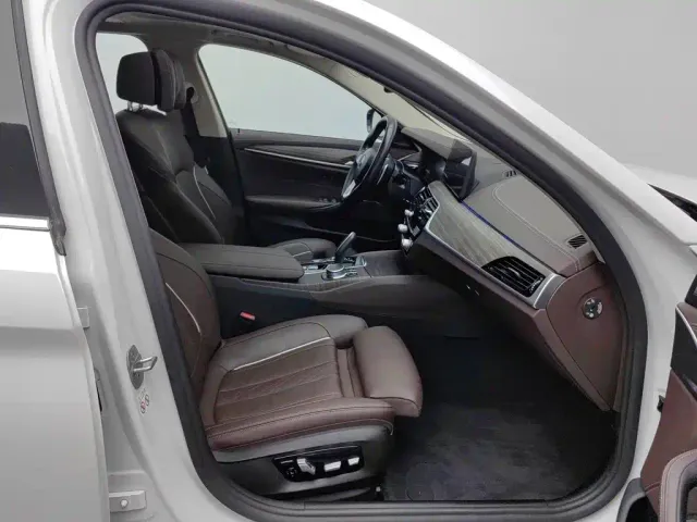 BMW 5 Series — Фото автомобиля 23