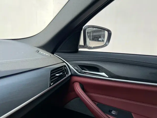 BMW 5 Series — Фото автомобиля 11
