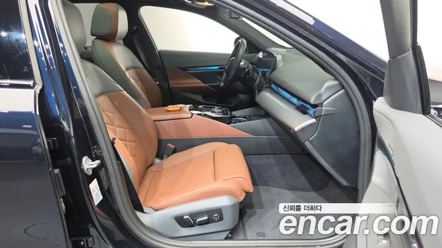 BMW i5 G60 — Фото автомобиля 25