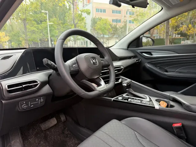 Changan Eado — Фото автомобиля 7
