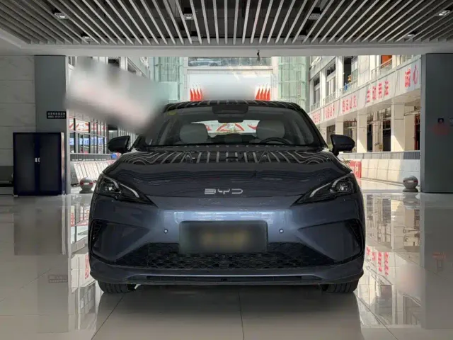 BYD Seal 05 DM-i — Фото автомобиля 9