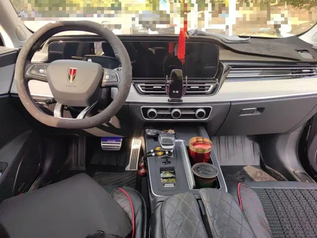Hongqi HS5 — Фото автомобиля 5