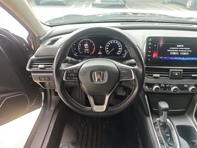 Honda Accord — Фото автомобиля 10