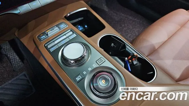 Genesis GV70 — Фото автомобиля 12