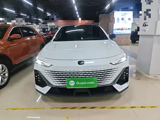 Changan UNI-V — Фото автомобиля 2