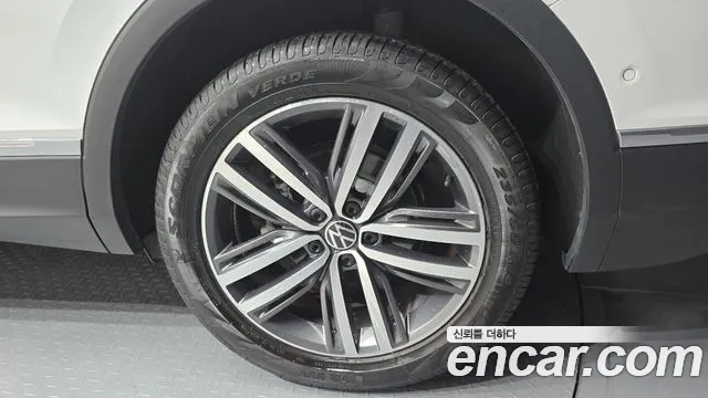 Volkswagen Tiguan — Фото автомобиля 21