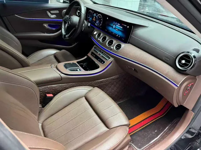 Mercedes-Benz E-Class — Фото автомобиля 14