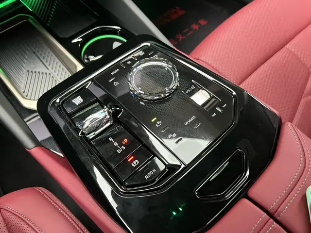 BMW 5 Series — Фото автомобиля 15