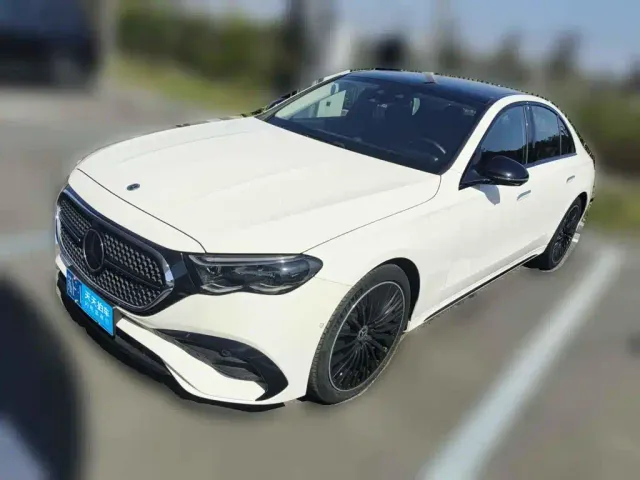 Фотография автомобиля — Mercedes-Benz E-Class