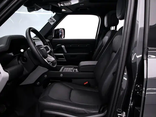 Land Rover Defender — Фото автомобиля 14