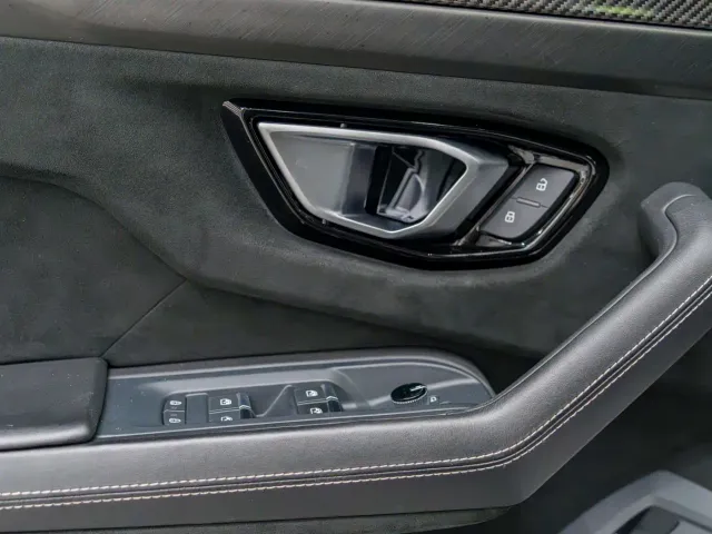 Lamborghini Urus — Фото автомобиля 10
