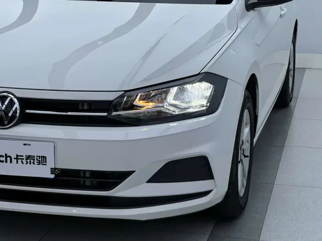 Volkswagen Polo — Фото автомобиля 8