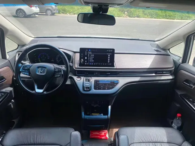 Honda Odyssey — Фото автомобиля 9