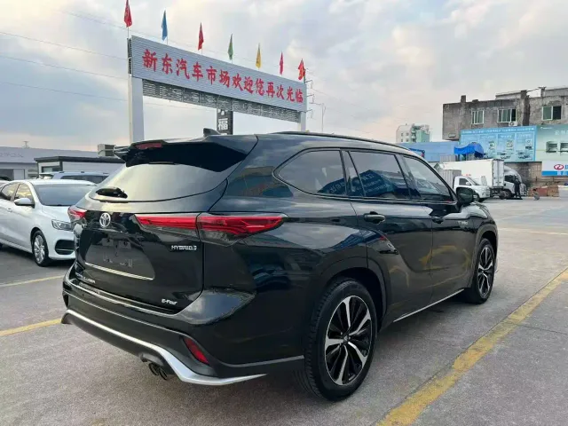 Toyota Crown Kluger — Фото автомобиля 7