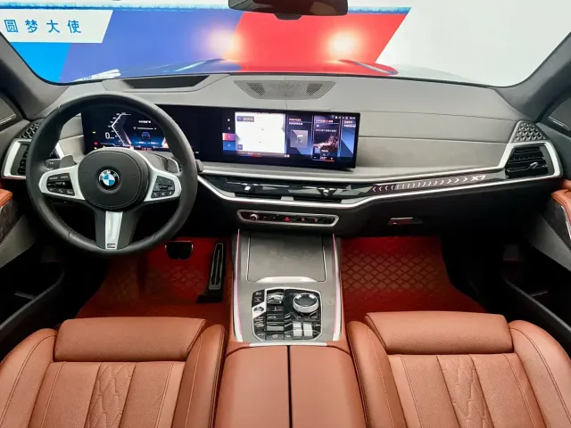 BMW X7 — Фото автомобиля 19