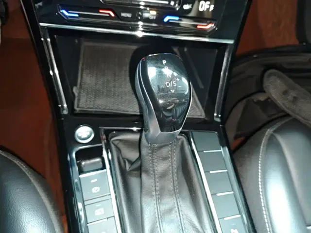 Volkswagen Passat — Фото автомобиля 13