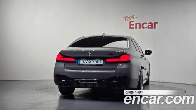 BMW 5-Series — Фото автомобиля 4
