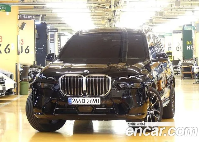 BMW X7 — Фото автомобиля 3