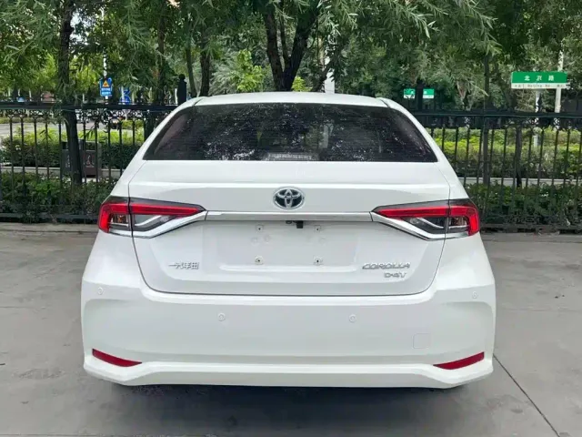 Toyota Corolla — Фото автомобиля 3