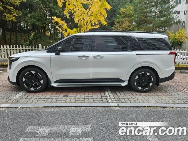 Kia Carnival 4th Gen — Фото автомобиля 5