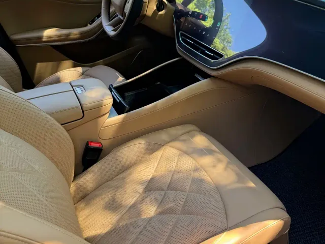 Roewe Feifan R7 2022 Standard Premium Edition — Фото автомобиля 8