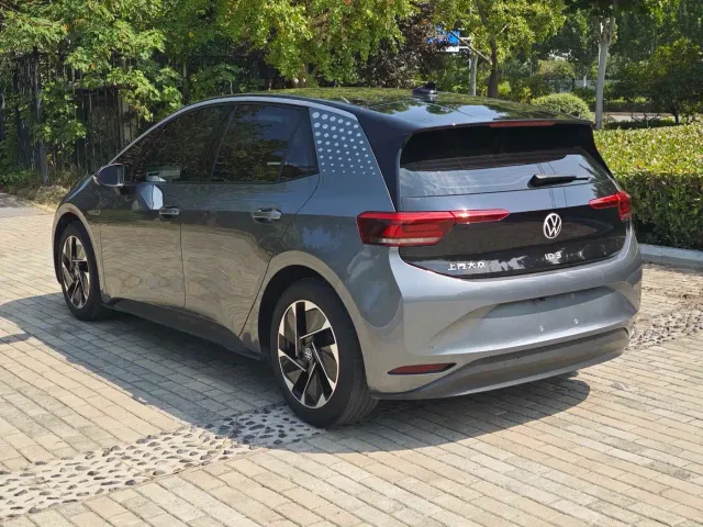 Volkswagen ID.3 — Фото автомобиля 10