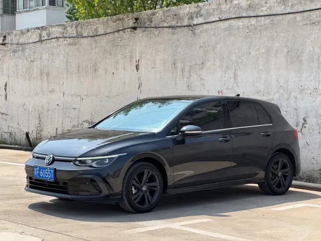 Фотография автомобиля — Volkswagen Golf