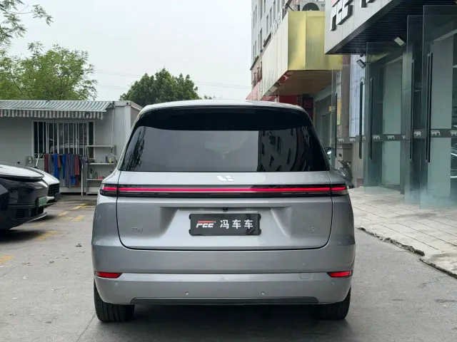Li Auto L9 — Фото автомобиля 14
