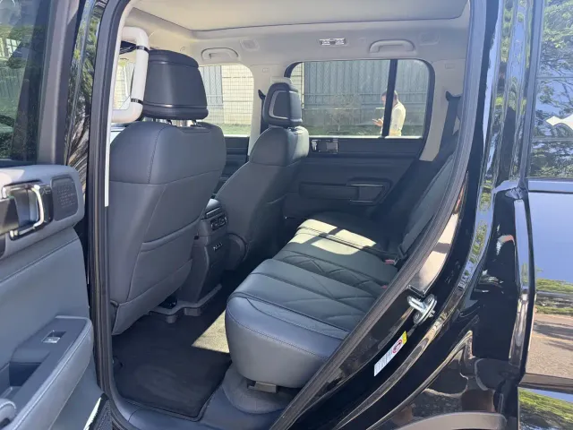 BYD FangChengBao Leopard 5 — Фото автомобиля 5