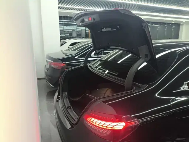 Mercedes-Benz E-Class — Фото автомобиля 18