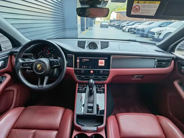 Porsche Macan — Фото автомобиля 6