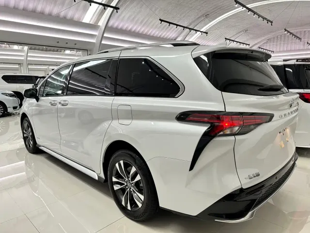 Toyota Granvia — Фото автомобиля 5