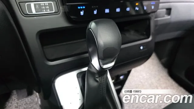 Hyundai Staria Staria 4WD Tourer 9 мест — Фото автомобиля 9