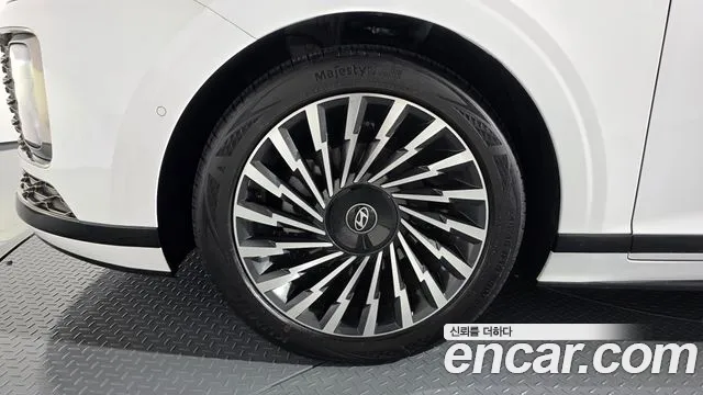 Hyundai Grandeur GN7 — Фото автомобиля 5