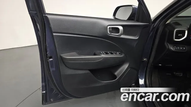 Hyundai Venue — Фото автомобиля 23