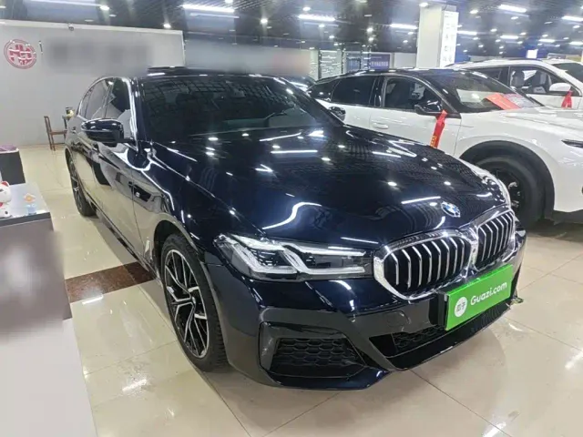 BMW 5 Series — Фото автомобиля 3