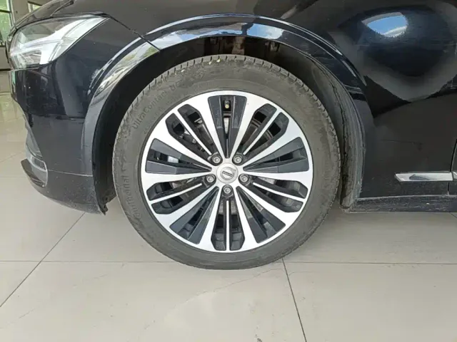 Volvo S90 — Фото автомобиля 22