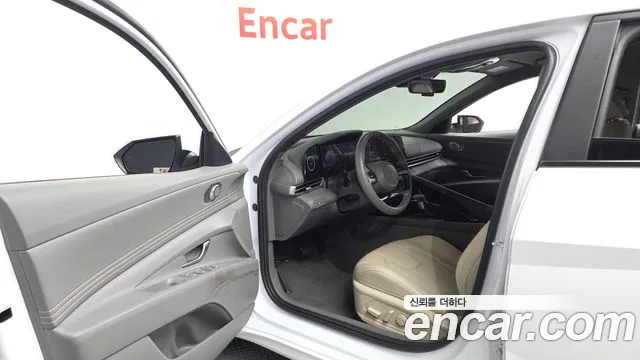 Hyundai AVANTE Новый Avante (CN7) — Фото автомобиля 10