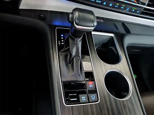 Toyota Granvia — Фото автомобиля 13