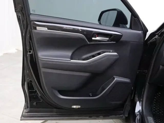 Toyota Crown Kluger — Фото автомобиля 10