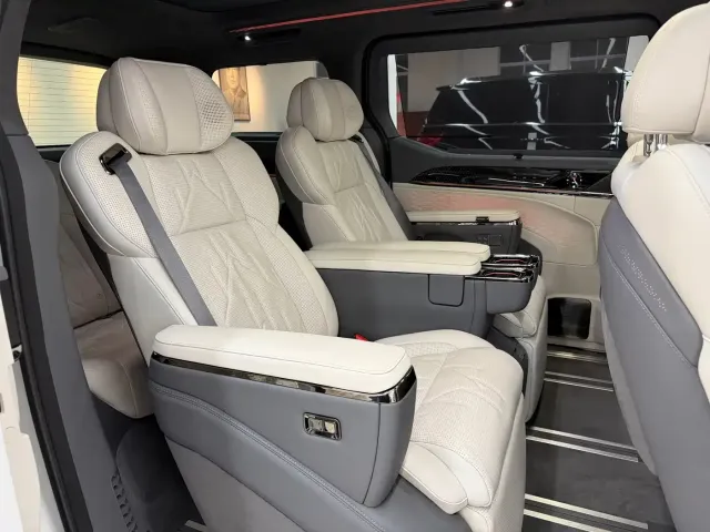 ZEEKR Zeekr 009 2024 6-seat Executive AWD 108kWh — Фото автомобиля 8