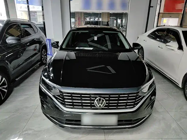 Volkswagen Passat — Фото автомобиля 2